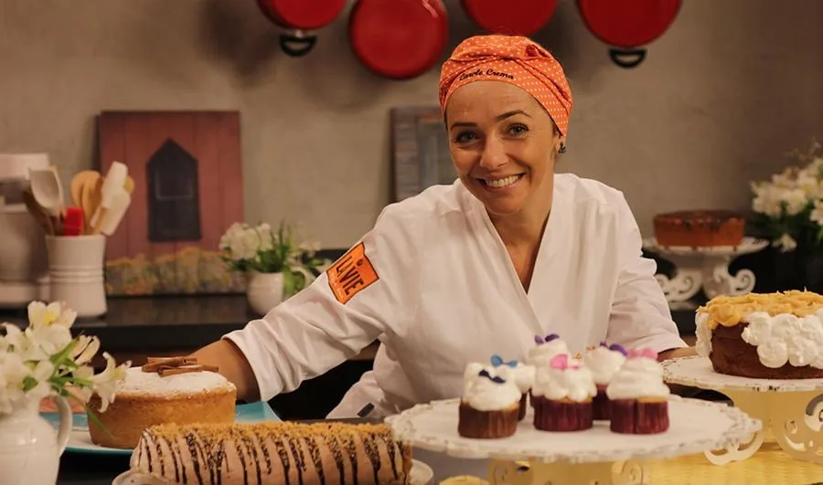Capa: Baixar Curso Carole Crema Segredos de Confeiteiro: Massas e Receitas